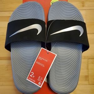 Nike kid slippers
